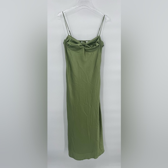 ASTR the label MARIELA green SATIN MIDI DRESS size medium - Picture 2 of 10